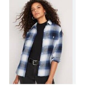 Old Navy L Blue White Plaid Flannel Boyfriend Shirt Long Sleeve Cotton Button-Up